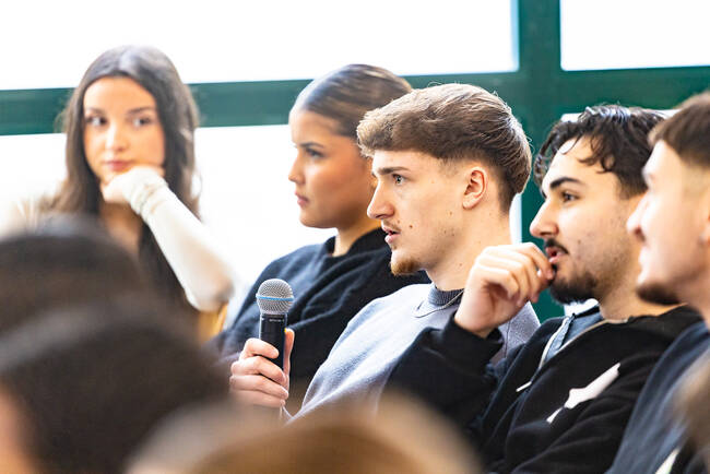 Politische Bildung am zB. Zentrum Bildung